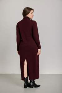 Robe Automne 2026 Pour <span class=keywords><strong>Femme</strong></span> en Maille Douce Bordeaux Respirante Longueur Genou <span class=keywords><strong>Taille</strong></span> Naturelle Silhouette Fourreau Simple Fente Arrière ODM - Product Image 3