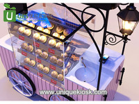 Attraktiver rosa Donut-Wagen, mobiles Brotstand-Design mit Glasvitrine, praktischer Fast-Food-Stand, Kuchenstand, Mall-RMU-Idee