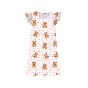 GSD3899 Vestido infantil personalizado de boutique para niña pequeña con estampado de oso y lazos rosas, vestido infantil al por mayor con mangas voladas para niña - Product Image 1