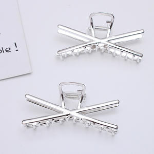 <span class=keywords><strong>Vendita</strong></span> diretta all'ingrosso principessa acconciatura con Clip per capelli alta con teschio superiore in lega di zinco soffice per capelli - Product Image 2