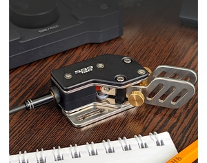 อุปกรณ์เชื่อมต่อไร้สาย CW-500U แบบคู่พอดีมือ ขนาดกะทัดรัด พร้อมช่องเสียบ 3.5 มม. สำหรับวิทยุคลื่นสั้น TX-500 - Product Image 3