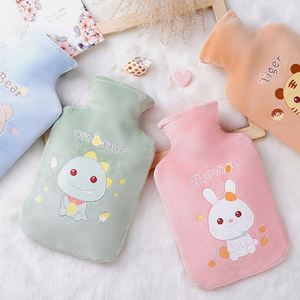 ขวดน้ำร้อนถุงน้ำร้อนสำหรับประคบร้อนและบำบัดความร้อนขวดน้ำร้อนหรือน้ำเย็นแบบคลาสสิกพร้อมฝาปิดแบบนิ่ม - Product Image 2