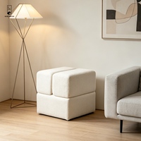 Pouf carré Boucle - Repose-pieds géométrique modulaire - Tabouret sculptural en polaire Teddy pour salon