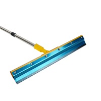 Raclette à lèche pour application de revêtement de sol en résine époxy et ciment autonivelant, avec lame à dents de scie en acier au carbone et manche télescopique