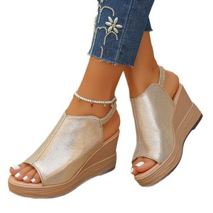 Sandales compensées en <span class=keywords><strong>cuir</strong></span> verni noir en gros d'usine - Sandales décontractées à bout ouvert avec bride à la cheville pour femmes - Product Image 5
