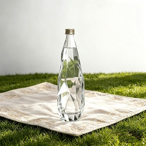 Botella de Vidrio Esmerilada Grabada Personalizable de Lujo de 500ml y 750ml para <span class=keywords><strong>Agua</strong></span> <span class=keywords><strong>Mineral</strong></span> y <span class=keywords><strong>Agua</strong></span> Carbonatada de Alta Calidad - Product Image 2