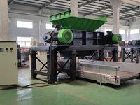 Broyeur à deux arbres haute efficacité à prix direct usine Nanjing Shengzhong pour pneus et seaux de peinture métalliques