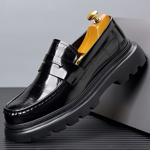 Chaussures de marche en cuir verni à bout rond, à enfiler, avec semelle intermédiaire EVA amortie et semelle extérieure en caoutchouc, toutes saisons, couleur unie - Product Image 3
