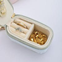 Étui à bijoux mini en velours de luxe, boîte à bague unique, pochette zippée couleur bonbon, sac de rangement portable pour boucles d'oreilles et colliers, sac de voyage