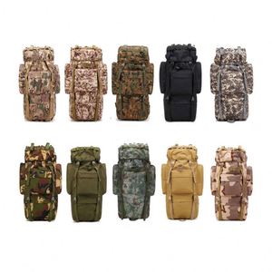 Mochila Táctica Negra Impermeable de 65L para Senderismo y Supervivencia, Personalizable, en Oferta - Product Image 6