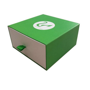 Scatole Regalo di Lusso all'Ingrosso con Motivo Quadrato, Scatole per Gioielli in Cartone Verde e Bianco, Confezioni Regalo in Carta - Product Image 1