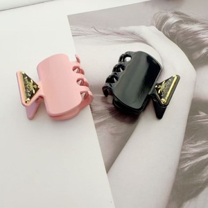 Barrette à cheveux de luxe de marque de créateur pour femmes, pince à cheveux haut de gamme pour frange latérale. - Product Image 4