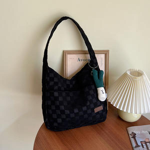 Bolso de Hombro de Lona para Mujer, Color Blanco Sólido, Cierre Magnético, Bolsillo con Cremallera, Bolso Tote Casual para Uso Diario - Product Image 3