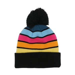 Bonnet d'hiver en coton 100% de haute qualité, doux et confortable, tricoté avec un motif et un logo de designer personnalisé - Product Image 5