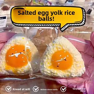 ของเล่นซิลิโคนเหมือนจริงสำหรับบีบไข่แดงทรงสามเหลี่ยมไหหลำของเล่นซิลิโคนเด้งกลับช้าบรรเทาความเครียด - Product Image 4