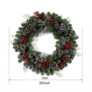 Venta al por Mayor de Coronas de Bayas Rojas Artificiales para Interiores, Corona Navideña Artificial de PVC con Piñas - Product Image 1