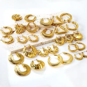 Pendientes de Aro Grandes de Acero Inoxidable de Alta Calidad con Diseño Hueco, Chapados en Oro de 18k, con Textura de Hilo Grueso, Venta al por Mayor para Mujer - Product Image 2