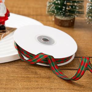 Ruban imprimé de Noël multi-motifs et multi-tailles pour la fabrication de nœuds cadeaux et l'ornement des arbres de Noël, 25 yards/rouleau - Product Image 3