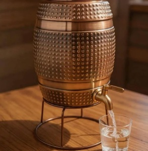 Distributeur d'eau en cuivre Matka avec robinet, finition martelée - Distributeur d'eau en cuivre pur, style vintage, grande capacité - Product Image 1