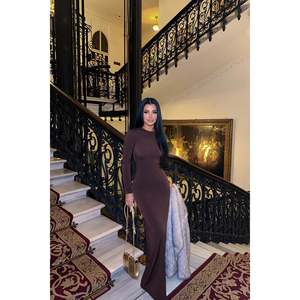 ชุดราตรียาวสีน้ำตาลพร้อมดีเทลด้านหลังที่โดดเด่น - Product Image 3