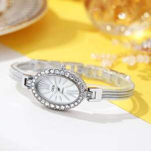 Montre à quartz pour femme, bracelet étanche, petit cadran ovale personnalisé, entièrement sertie de diamants, style luxe léger et tendance - Product Image 3