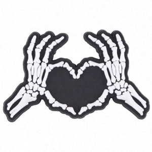Anime personnalisé Halloween Horror Sally <span class=keywords><strong>Jack</strong></span> <span class=keywords><strong>Killer</strong></span> scream <span class=keywords><strong>The</strong></span> Nightmare Before Christmas Cartoon sabot Charms Pvc Decoration Buckle - Product Image 4