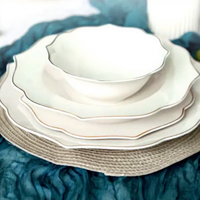 24 pièces de services de table en porcelaine fine avec bordure dorée pour hôtels et restaurants