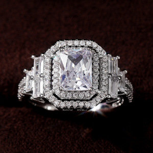 Anello Quadrato Elegante da Donna per Feste, Matrimoni, Anniversari, Accessorio da Mano, Regalo - Product Image 2