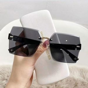 Custom Logo Fashion Big Frame Lady Sunglasses UV400 Gradient <b>Shades</b> Oversized Square <b>Sun</b> Glasses for Women - Product Image 3