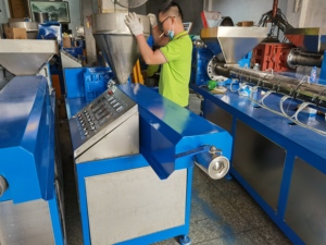 硅胶TPE阴茎假阴茎阴道玩具性娃娃挤压原型成人产品挤压生产线加工机 - Product Image 5