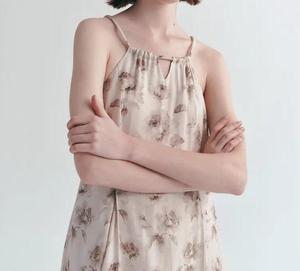 ชุดแม็กซี่เดรสลำลองสีเขียวเรียบง่ายชุดเดรสยาวเข้ารูประบายอากาศได้สำหรับฤดูร้อน - Product Image 5