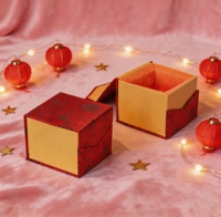 Boîte cadeau en carton écologique personnalisée, motif rouge, en papier rigide, avec insert en velours pour articles délicats