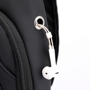 Sacs de poitrine personnalisés avec logo, grande capacité, port de chargement USB, en nylon durable avec fermeture éclair, pour activités de plein air, affaires, mode, en PU - Product Image 2