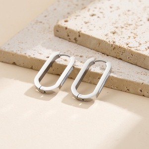 Pendientes de Aro Rectangulares Geométricos para Mujer, Chapados en Oro, Acero Inoxidable, Diseño Moderno y Minimalista, Regalo - Product Image 6