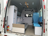 Nouvelle ambulance SAIC Maxus V80 à empattement court, diesel, manuelle, véhicule de secours d'urgence avec équipement médical