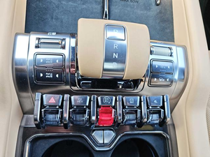 BYD LEOPARD 8 2025 USATO - EDIZIONE <span class=keywords><strong>SMART</strong></span> & DELUXE 7 POSTI 2.0T PHEV per FUORISTRADA - SUV 5 PORTE 7 POSTI - Product Image 3