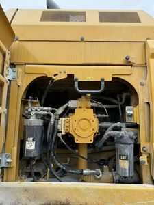 Excavadora CAT 349 Usada con Martillo de Alta Frecuencia, Bomba Doble de Alto Flujo, Experta en Demolición Pesada y Rotura de Rocas - Product Image 6