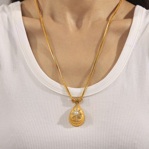 Kalung Liontin Tetesan Air Zirkon Berlapis Emas 18k Anti Kusam dari Baja Tahan Karat dengan Manik-Manik Batu Hitam untuk Perhiasan Wanita - Product Image 4