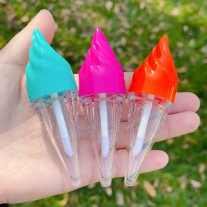 JIE MEI vente en gros de tube de baguette de brillant à lèvres de 5ml en stock de belle crème glacée bouteille d'huile à lèvres contenant de glaçure à lèvres avec logo personnalisé - Product Image 1