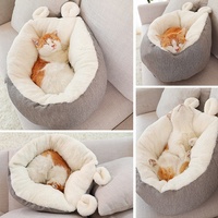 Nouveau Nid pour Chat Multifonctionnel en Peluche Douce Blanche et Grise Aston – Tapis Créatif pour Chat, Maison Chaude d'Hiver pour Chat, Taille S/M