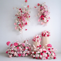 Roze zijden moderne realistische handgemaakte gemengde rozen bruidsbloemenarrangement wanddecoratie - bloemenachtergrond voor KT-bord evenement