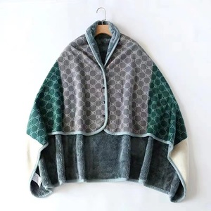 Prensa de manta de botón de franela polar impresa que absorbe la humedad y genera calor japonesa y coreana - Product Image 6