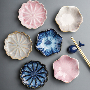 Plat en céramique en forme <span class=keywords><strong>de</strong></span> fleur <span class=keywords><strong>de</strong></span> style original, plat à sashimi, plat à sauce soja, plat à salade, plat à confiture, plat à fruits secs, plat à noix, plat à en-cas - Product Image 1