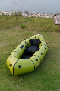 Fabrication professionnelle Frontier <span class=keywords><strong>pas</strong></span> <span class=keywords><strong>cher</strong></span> TPU Packraft Kayak gonflable Rafting Pack radeau bateau Packraft - Product Image 5