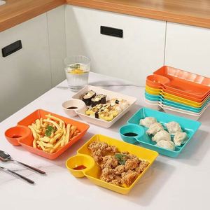 Assiette carrée japonaise créative en plastique pour sushi, avec compartiment à vinaigre, pour usage domestique, collations, desserts et pâtisseries de haute qualité, vente en gros - Product Image 4