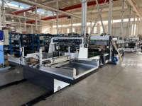 Nouvelle machine automatique de fabrication de cloisons en carton ondulé pour boîtes de bouteilles
