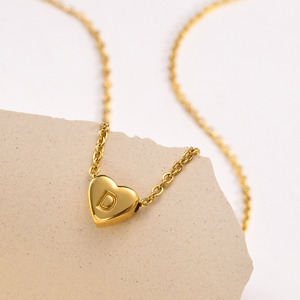 Semplici nuovi prodotti transfrontalieri ciondolo <span class=keywords><strong>alfabeto</strong></span> donna collana in acciaio al titanio collana con ciondolo cuore d'amore - Product Image 5