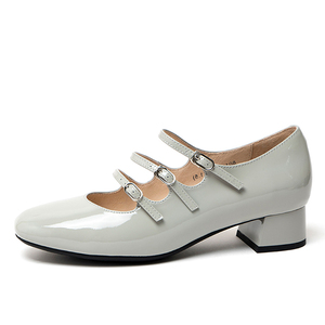 Escarpins Mary Jane rétro en cuir verni à bout fermé et talon bloc moyen avec trois boucles pour femme - Product Image 3