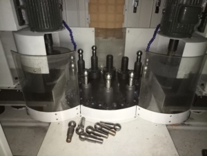 स्टेनलेस स्टील गोलाकार वाल्व और सौंदर्य प्रसाधन के लिए रोटरी इंडेक्सिंग टेबल पॉलिशिंग मशीन - Product Image 3