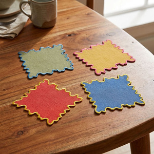 Serviettes de table carrées modernes en coton blanc brodées sur mesure, faites à la main, avec taille personnalisée pour la maison ou l'hôtel - Product Image 4
